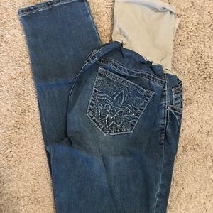 Super nice and comfy maternity skinny jeans